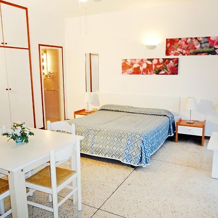 Yachting Residence Lignano Sabbiadoro Quarto foto